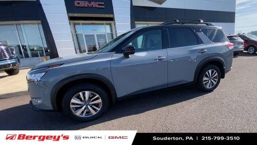 2022 Nissan Pathfinder SL