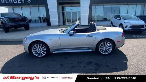 Chiaro Silver Metallic 2018 FIAT 124 Spider Lusso