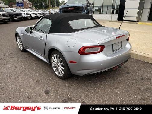 Chiaro Silver Metallic 2018 FIAT 124 Spider Lusso