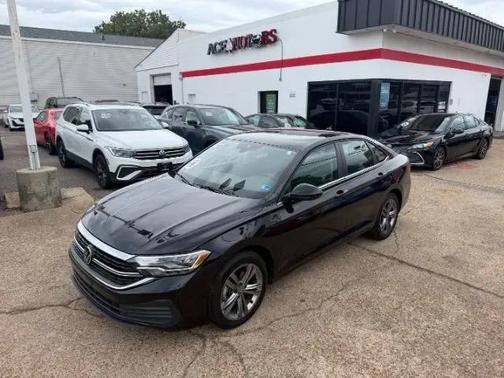 Deep Black Pearl 2024 Volkswagen Jetta 1.5T SE