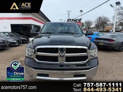 Diamond Black Crystal Pearlcoat 2023 RAM 1500 Classic SLT