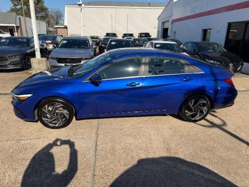 2024 Hyundai ELANTRA Limited