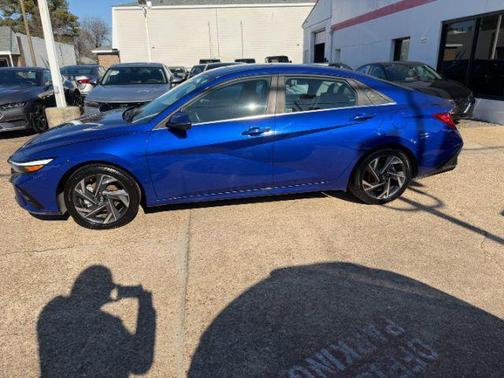 2024 Hyundai ELANTRA Limited