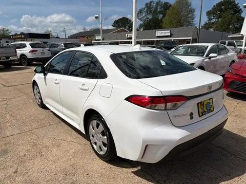 Ice Cap 2024 Toyota Corolla LE