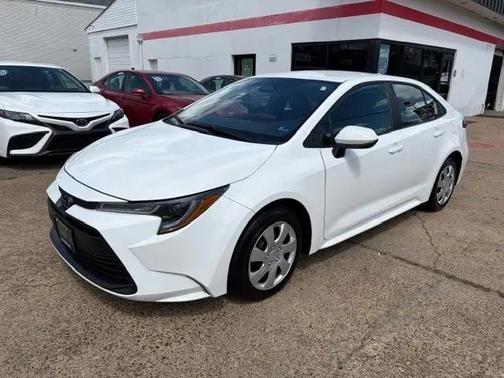 Ice Cap 2024 Toyota Corolla LE