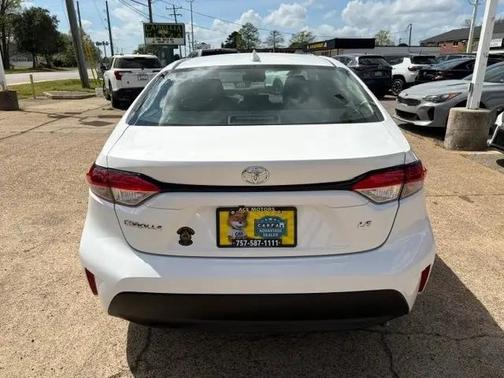 Ice Cap 2024 Toyota Corolla LE