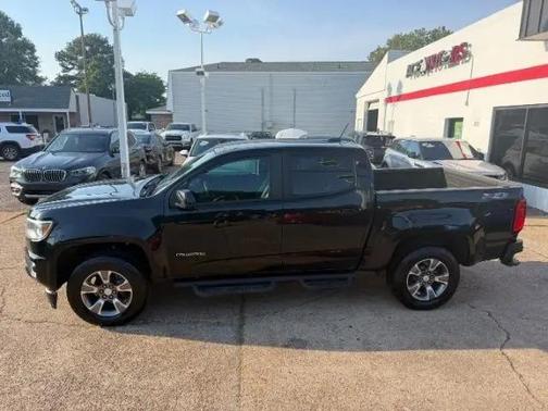 Low Gloss Black Stripe Package 2018 Chevrolet Colorado Z71