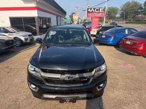 Low Gloss Black Stripe Package 2018 Chevrolet Colorado Z71