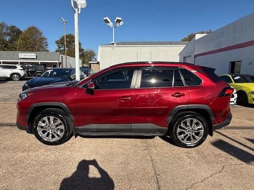 2020 Toyota RAV4 XLE Premium