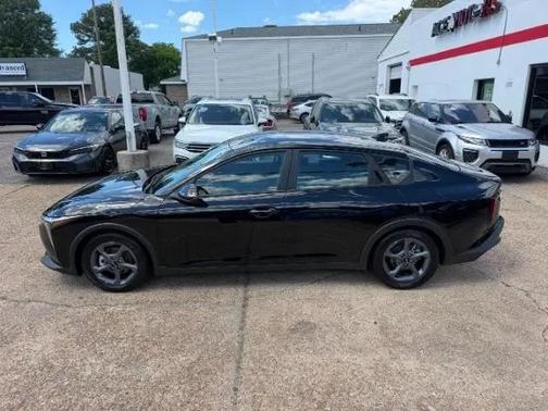 Aurora Black Pearl 2025 Kia K4 LXS