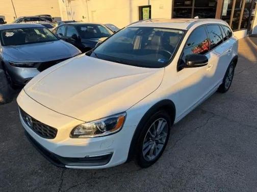 2016 Volvo V60 Cross Country T5 Platinum
