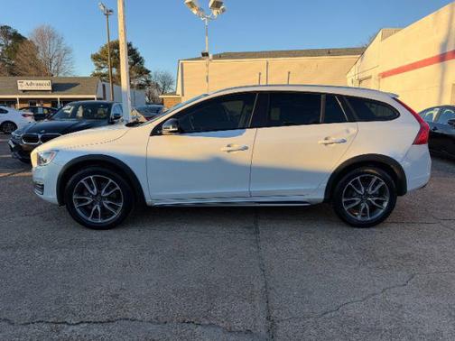 2016 Volvo V60 Cross Country T5 Platinum