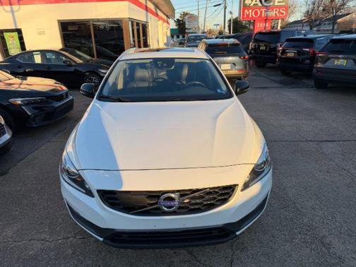 2016 Volvo V60 Cross Country T5 Platinum