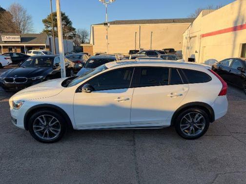 2016 Volvo V60 Cross Country T5 Platinum