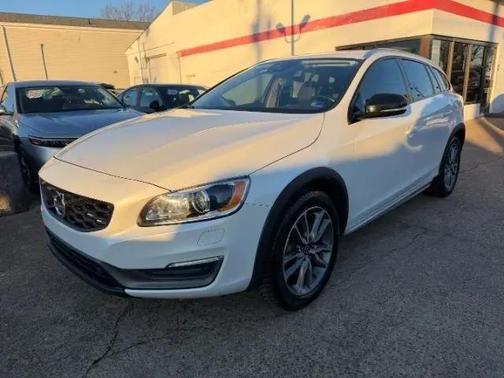 2016 Volvo V60 Cross Country T5 Platinum
