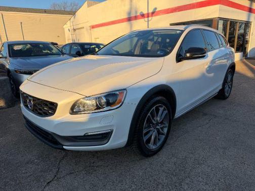 2016 Volvo V60 Cross Country T5 Platinum