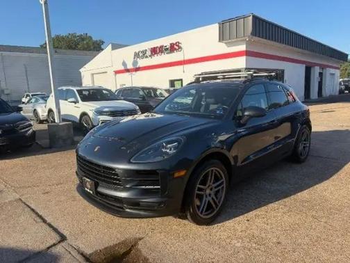 Volcano Grey Metallic 2019 Porsche Macan Macan