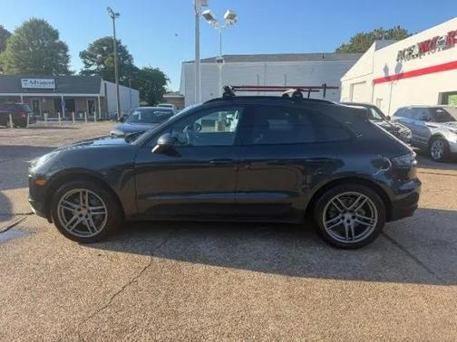 Volcano Grey Metallic 2019 Porsche Macan Macan
