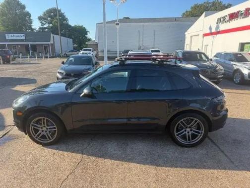 Volcano Grey Metallic 2019 Porsche Macan Macan