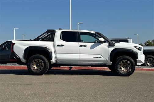 2025 Toyota Tacoma Hybrid Trailhunter