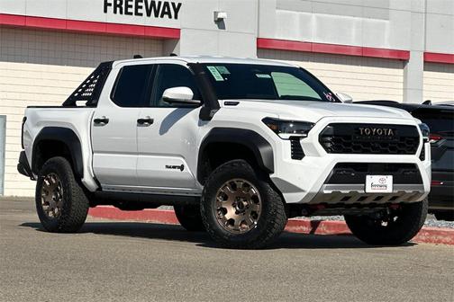 2025 Toyota Tacoma Hybrid Trailhunter