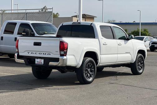 White 2022 Toyota Tacoma SR5