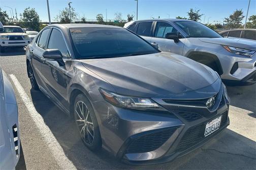 2022 Toyota Camry SE