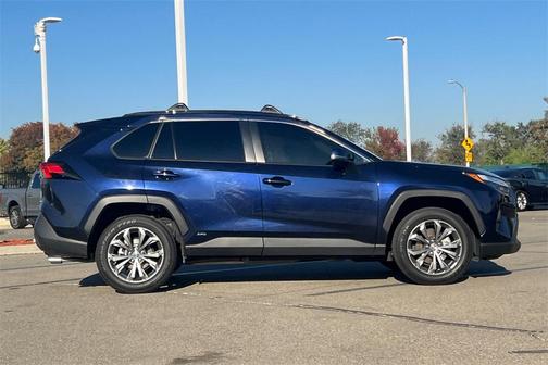 2024 Toyota RAV4 Hybrid XLE Premium