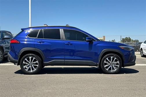 2022 Toyota Corolla Cross XLE