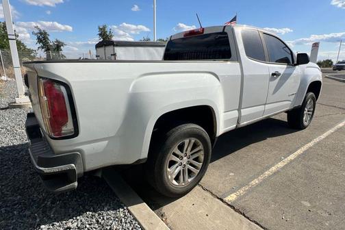 Summit White 2017 GMC Canyon Base