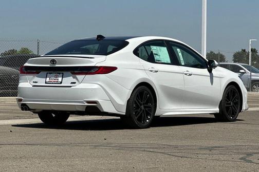 Wind Chill Pearl 2026 Toyota Camry XSE