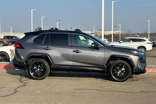 2024 Toyota RAV4 Hybrid SE