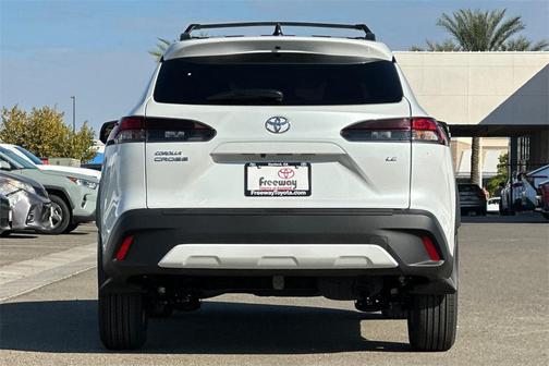 2026 Toyota Corolla Cross LE