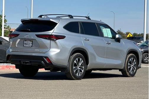 2024 Toyota Highlander XLE