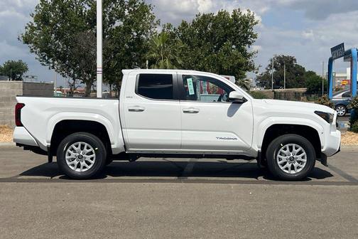 Ice Cap 2026 Toyota Tacoma SR5