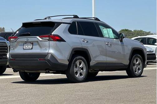 2022 Toyota RAV4 Hybrid LE