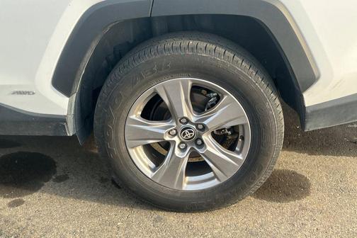 Ice Cap 2025 Toyota RAV4 Hybrid XLE