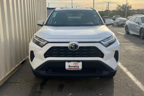 Ice Cap 2025 Toyota RAV4 Hybrid XLE
