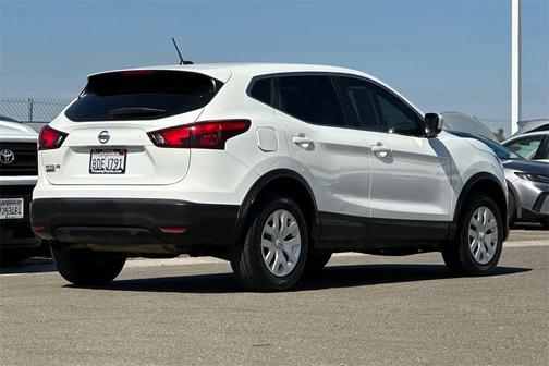 2018 Nissan Rogue Sport S