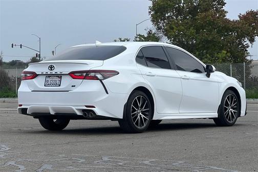 2024 Toyota Camry SE
