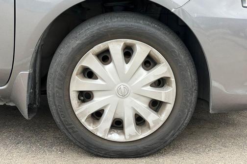 Gun Metallic 2017 Nissan Versa 1.6 S+