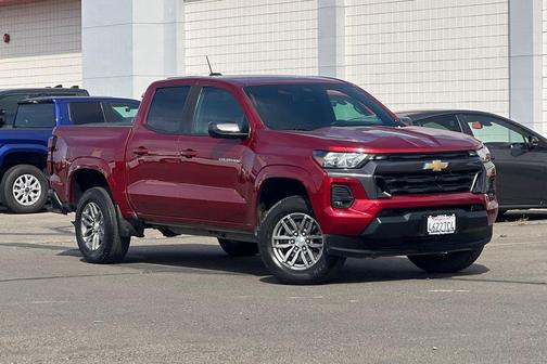 Radiant Red Tintcoat 2023 Chevrolet Colorado LT