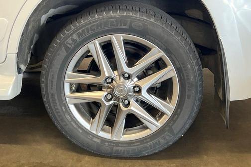 Starfire Pearl 2014 Lexus LX 570 Base