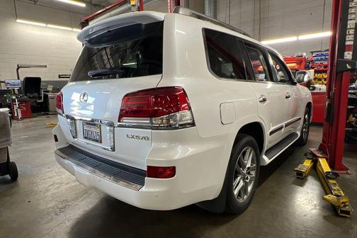 Starfire Pearl 2014 Lexus LX 570 Base