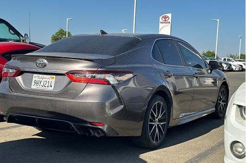 2022 Toyota Camry SE