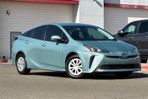 2020 Toyota Prius LE