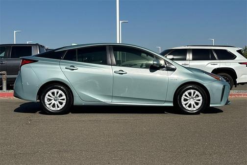 2020 Toyota Prius LE