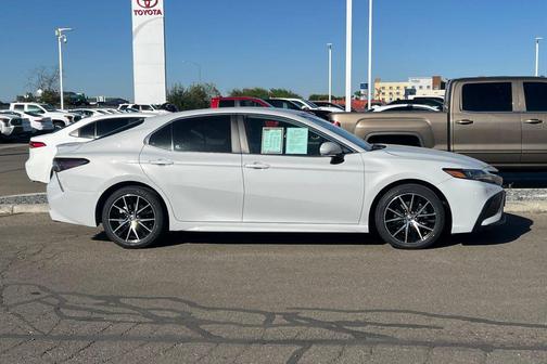 Ice Edge 2024 Toyota Camry SE