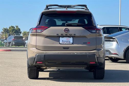 2025 Nissan Rogue Rock Creek