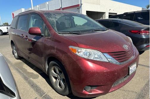 2017 Toyota Sienna LE